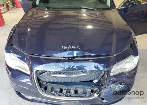 2015 Chrysler 300 Limited z USA, uszkodzony, nr VIN 2C3CCARG2FH793241